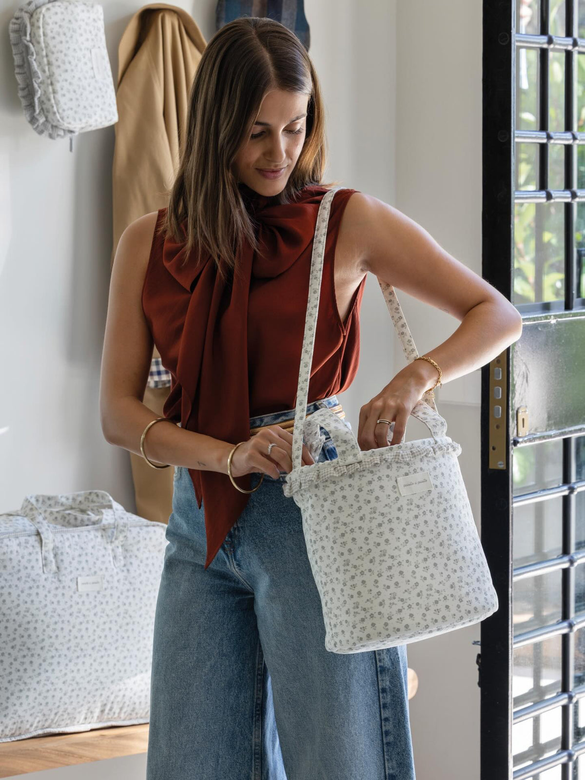 Bucket torba za kolica Little Bloom Flowers Siva