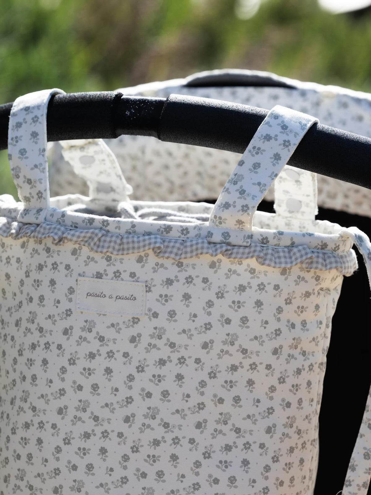 Bucket torba za kolica Little Bloom Flowers Siva